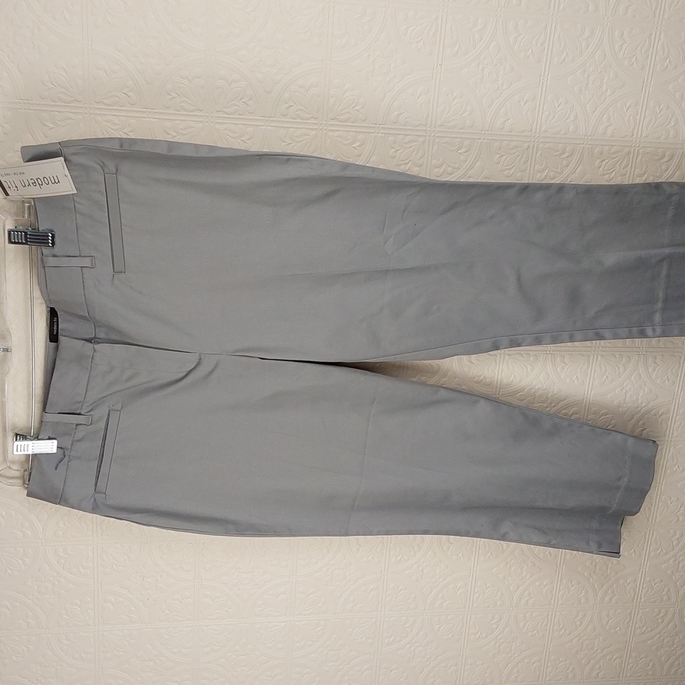 Modern fit - Attention , Capris- gray, new w/tag, sz12
